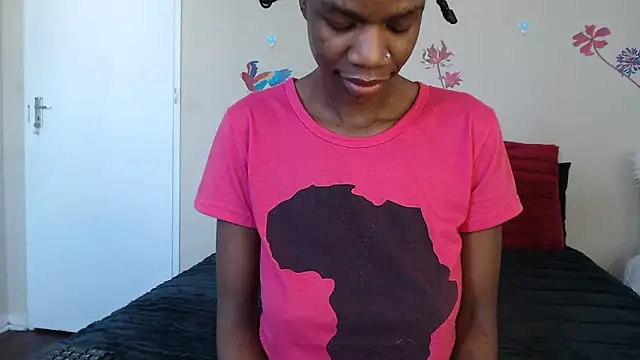 Snapshot of Blacktittiex02 chatting on October 2, 11:39 am Blacktittiex02 online show from October 2, 11:39 am