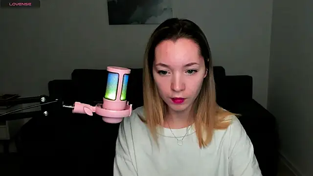 MiaThaine online show from December 28, 9:19 pm