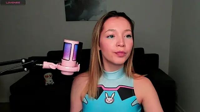 MiaThaine online show from January 22, 1:20 am