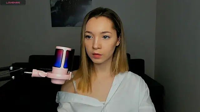 MiaThaine online show from January 27, 3:07 pm