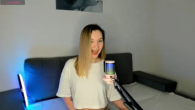 MiaThaine online show from February 16, 12:41 am