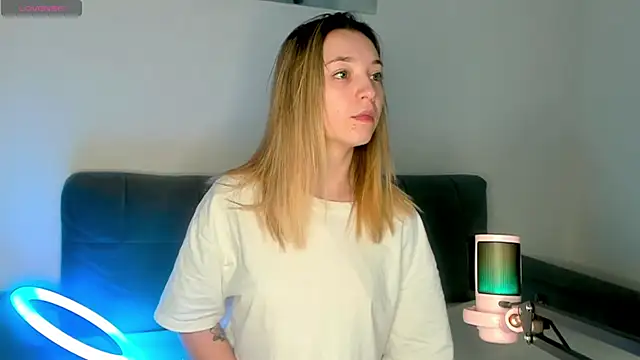 MiaThaine online show from February 20, 1:36 am