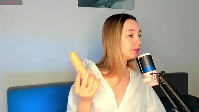 MiaThaine online show from February 28, 1:58 am