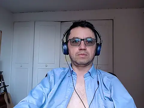 Snapshot of Diptongo chatting on December 1, 6:46 pm Diptongo online show from December 1, 6:46 pm