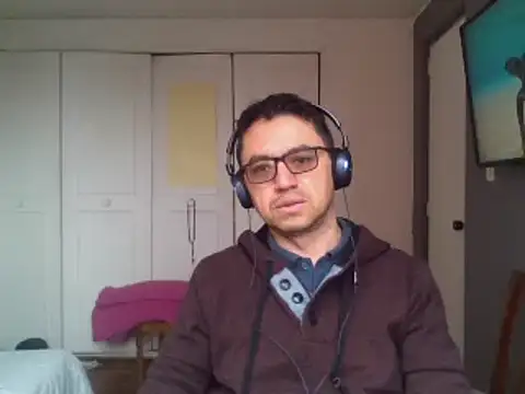 Snapshot of Diptongo chatting on December 2, 12:21 pm Diptongo online show from December 2, 12:21 pm