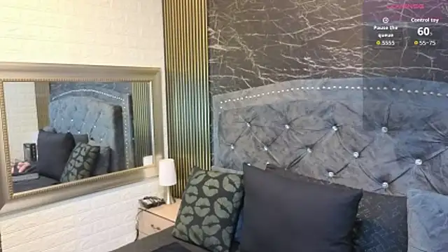 charlotte  G online show from April 14, 11:05 am