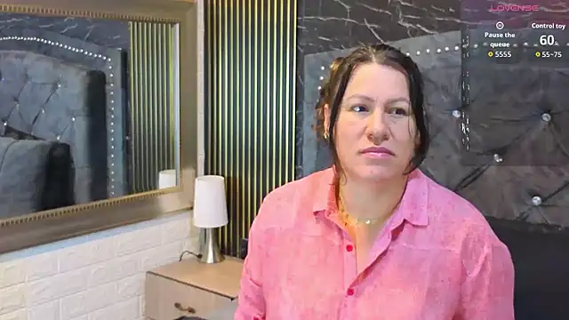 charlotte  G online show from April 18, 11:03 am