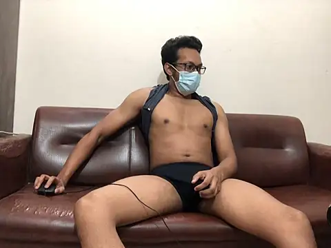 Snapshot of Zeuhorny chatting on October 7, 4:37 pm Zeuhorny online show from October 7, 4:37 pm