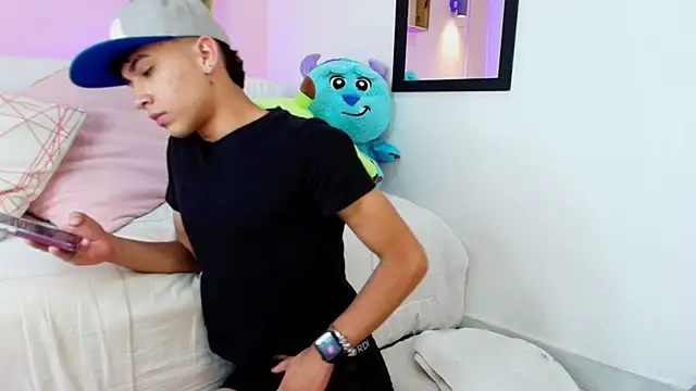 Niico Cruz online show from March 1, 4:37 am