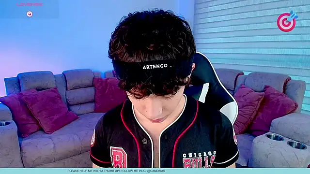 Niico Cruz online show from January 12, 10:04 pm