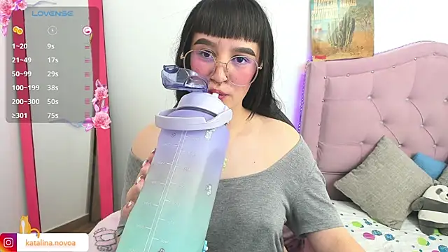 Katalina novoa online show from March 3, 2:47 am