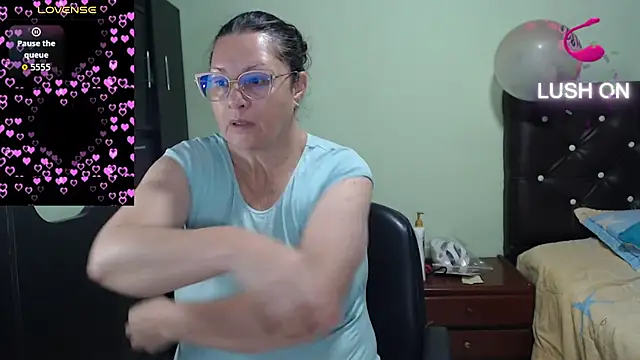 hairyglad69 online show from September 12, 7:47 pm