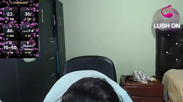 hairyglad69 online show from September 19, 2:18 pm