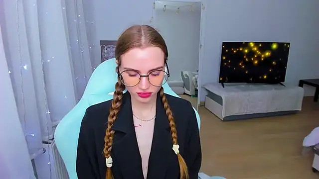 Snapshot of StellaLawless chatting on December 16, 2:38 pm StellaLawless online show from December 16, 2:38 pm