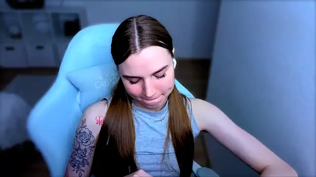 StellaLawless online show from November 17, 3:01 am