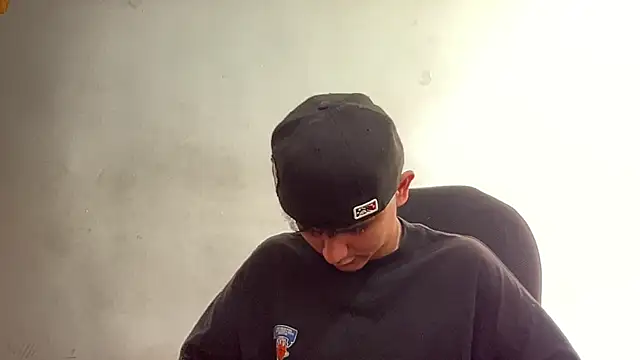 Snapshot of bob_petterson chatting on January 5, 7:17 pm bob petterson online show from January 5, 7:17 pm