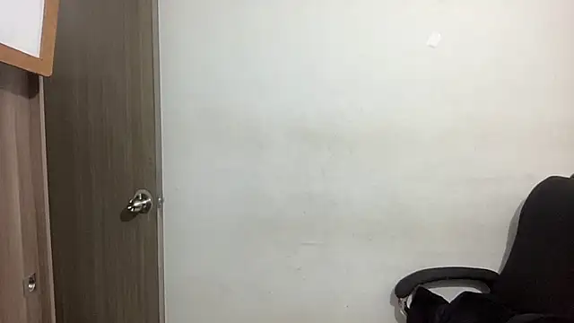 Snapshot of bob_petterson chatting on January 9, 4:52 am bob petterson online show from January 9, 4:52 am