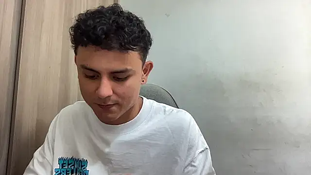 Snapshot of bob_petterson chatting on January 13, 9:31 pm bob petterson online show from January 13, 9:31 pm