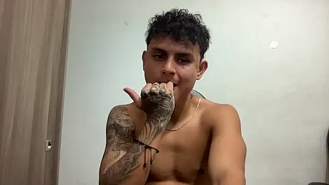 Snapshot of bob_petterson chatting on January 16, 3:23 am bob petterson online show from January 16, 3:23 am