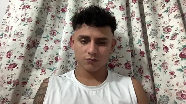 Snapshot of bob_petterson chatting on January 29, 6:01 am bob petterson online show from January 29, 6:01 am