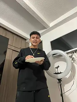 Snapshot of bob_petterson chatting on January 31, 4:59 pm bob petterson online show from January 31, 4:59 pm