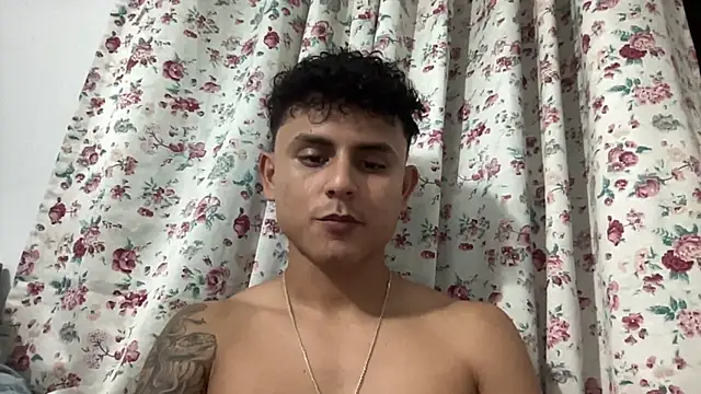 Snapshot of bob_petterson chatting on February 1, 4:35 am bob petterson online show from February 1, 4:35 am