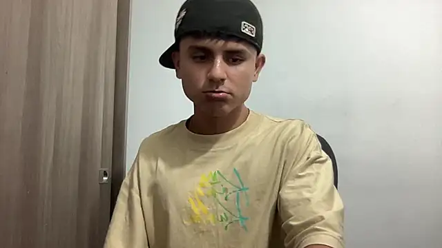 Snapshot of bob_petterson chatting on February 3, 2:25 am bob petterson online show from February 3, 2:25 am