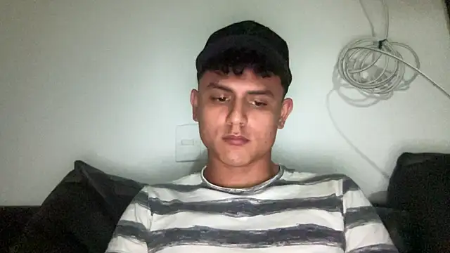 Snapshot of bob_petterson chatting on February 8, 11:34 pm bob petterson online show from February 8, 11:34 pm