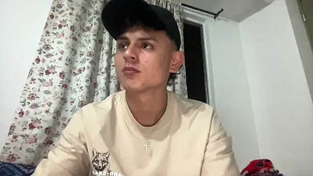 Snapshot of bob_petterson chatting on February 16, 3:15 am bob petterson online show from February 16, 3:15 am