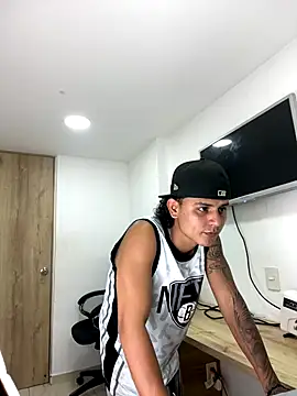 Snapshot of bob_petterson chatting on September 16, 3:18 am bob petterson online show from September 16, 3:18 am