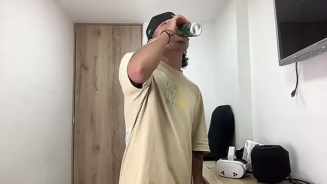 Snapshot of bob_petterson chatting on September 28, 4:18 am bob petterson online show from September 28, 4:18 am