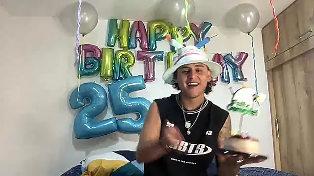 Snapshot of bob_petterson chatting on October 1, 1:11 am bob petterson online show from October 1, 1:11 am