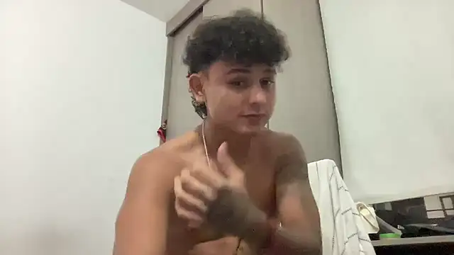 Snapshot of bob_petterson chatting on November 30, 1:31 am bob petterson online show from November 30, 1:31 am