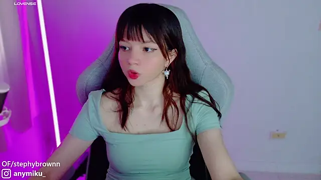 Snapshot of stephybrown chatting on January 28, 10:56 pm stephybrown online show from January 28, 10:56 pm