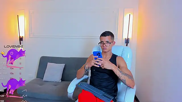 Paradise boy s online show from February 5, 5:17 pm