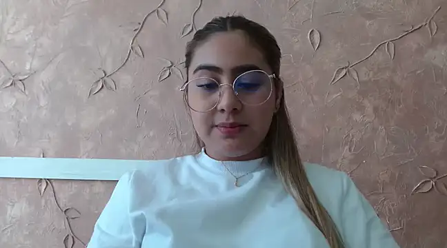 Miabonnett  online show from January 23, 4:15 pm