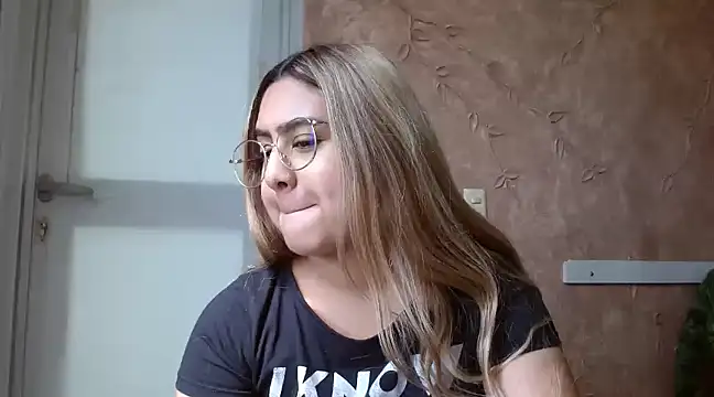 Miabonnett  online show from February 20, 3:08 pm