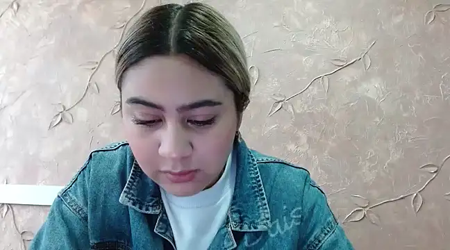 Miabonnett  online show from February 25, 12:03 pm