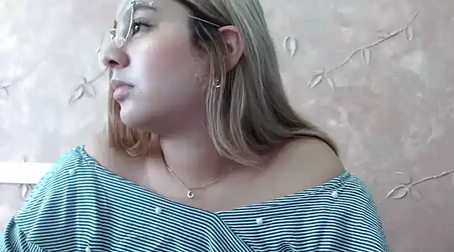 Miabonnett  online show from February 26, 3:08 pm