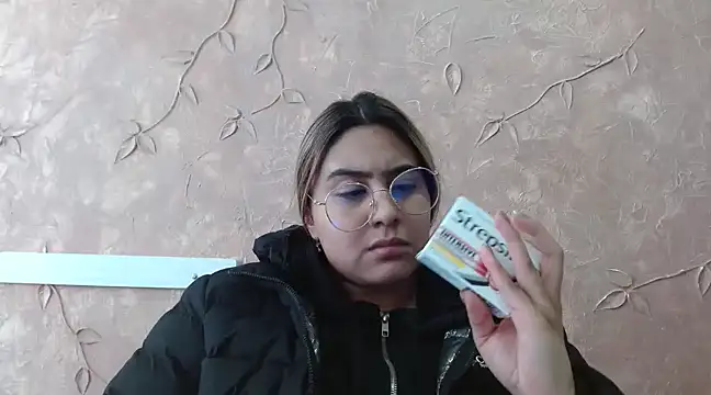 Miabonnett  online show from March 4, 6:07 pm