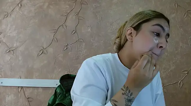 Miabonnett  online show from March 18, 12:03 pm