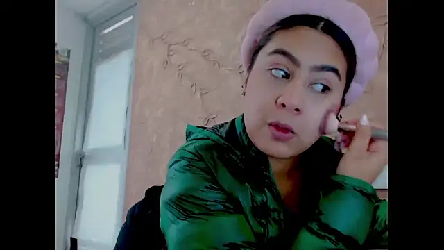 Miabonnett  online show from September 30, 12:10 pm