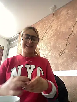 Miabonnett  online show from December 2, 12:21 pm