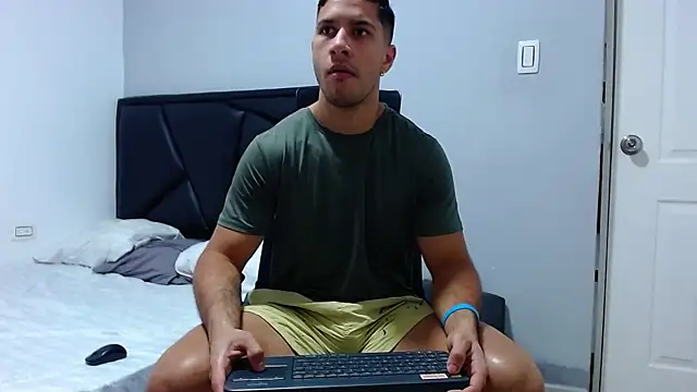 Snapshot of JJ_Shelby chatting on March 23, 1:09 am JJ Shelby online show from March 23, 1:09 am