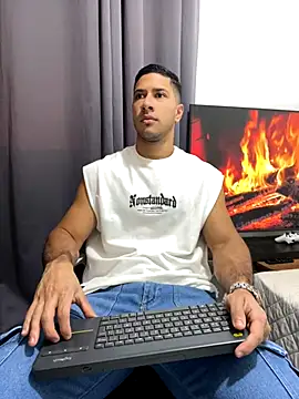 Snapshot of JJ_Shelby chatting on October 27, 9:52 pm JJ Shelby online show from October 27, 9:52 pm