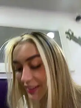 Snapshot of emma_oxford chatting on January 18, 3:31 am emma oxford online show from January 18, 3:31 am