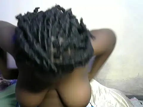 Snapshot of freaky_belle chatting on January 11, 3:34 am freaky belle online show from January 11, 3:34 am