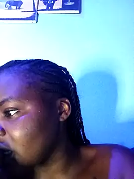 Snapshot of freaky_belle chatting on September 11, 2:33 am freaky belle online show from September 11, 2:33 am