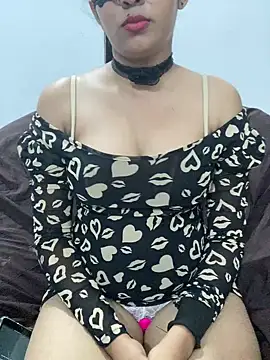 Snapshot of little_shadow chatting on March 3, 8:43 pm little shadow online show from March 3, 8:43 pm