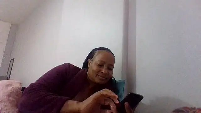Snapshot of BabeAssXX chatting on October 10, 5:28 am BabeAssXX online show from October 10, 5:28 am